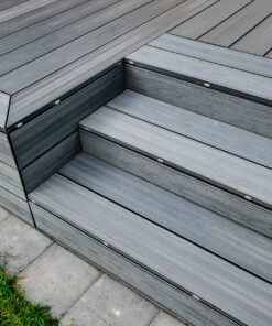 Alternative view of Komposiittilaudan aloituskiinnike 25mm 25kpl/pkt